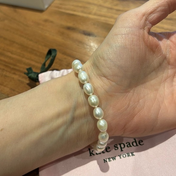 Kate Spade Cream Pearl Bracelet with Eye Heart Charm - Picture 2 of 3